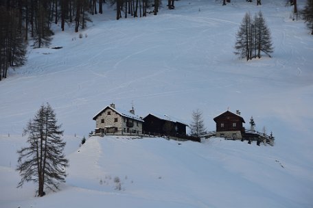 19--livigno-winter----nice-hut-near-the-forest_8326411174_o