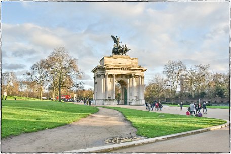 wellington-arch_24070063505_o Wellington Arch, also known as Constitution Arch or (originally) the Green Park Arch, is a triumphal arch located to the south of Hyde Park in central London...